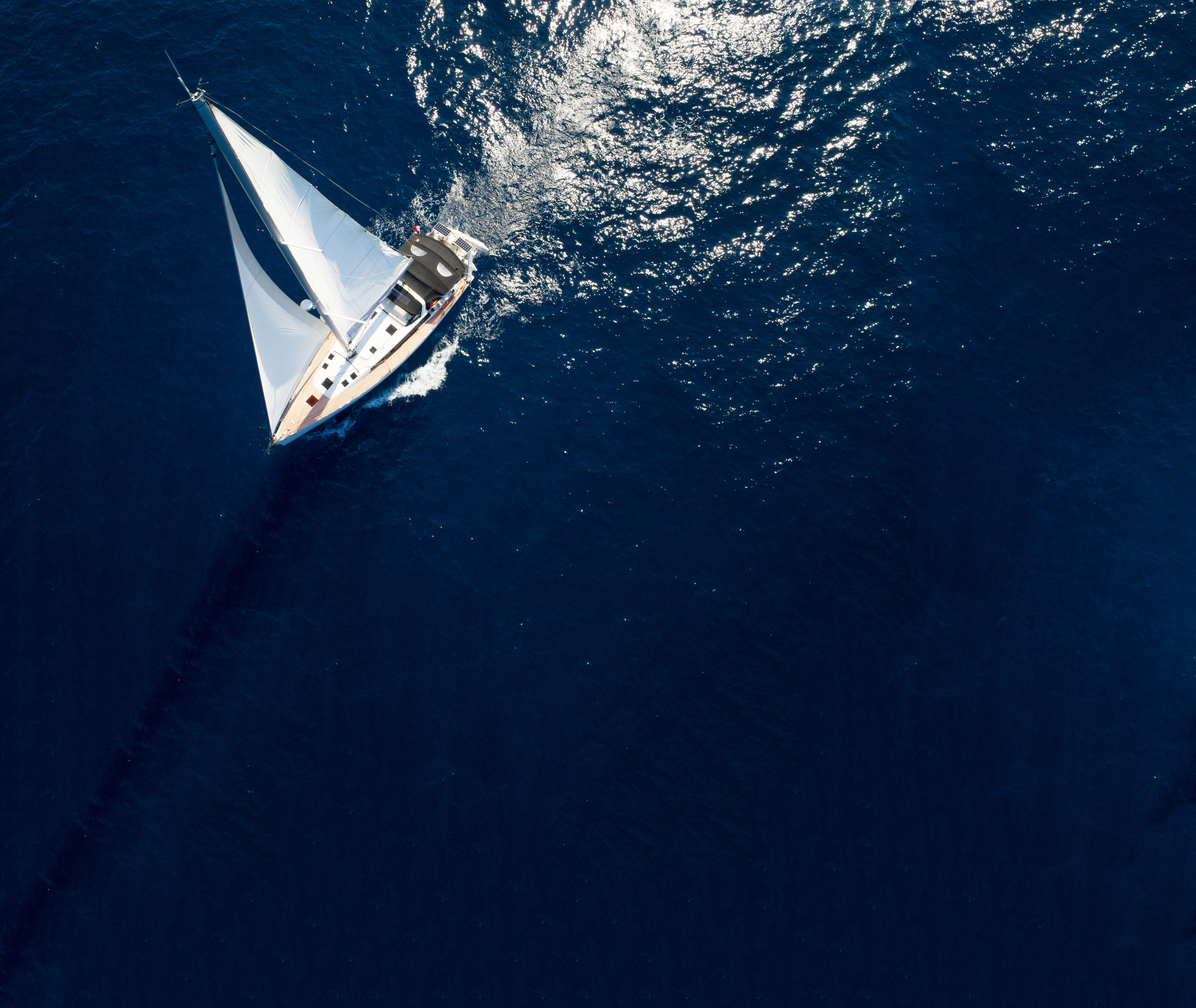 LLM – Luxury Lifestyle Magazine