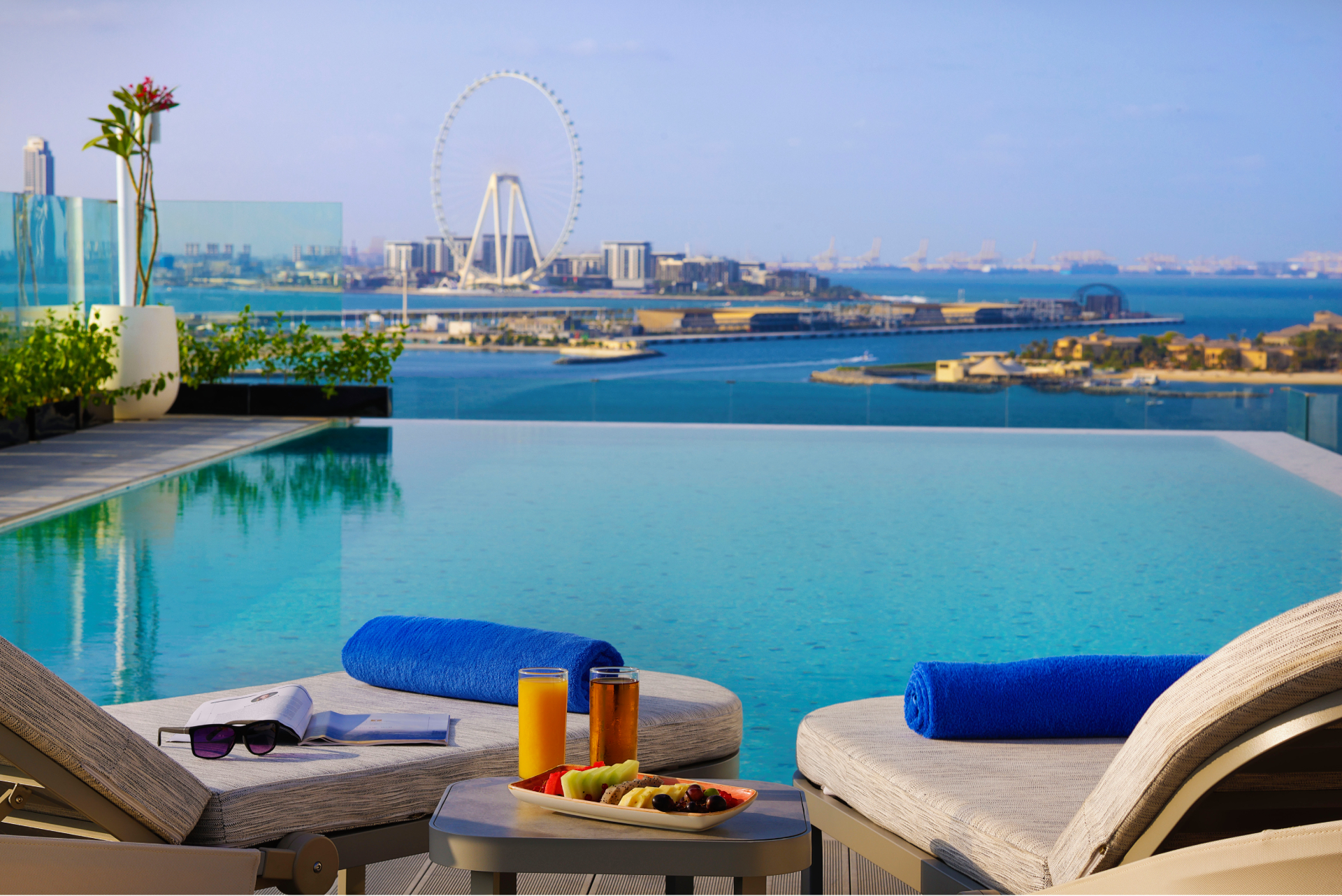 Tumbi Hotel Dubai The Palm, Tapestry Collection by Hilton 
