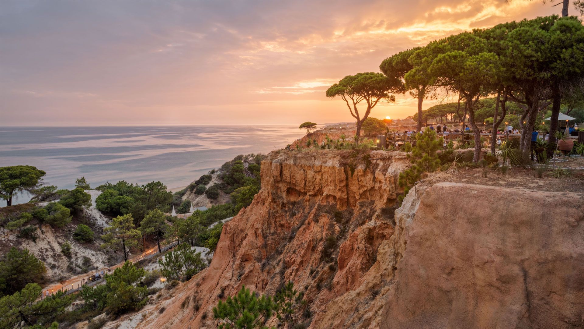 Pine Cliffs Resort