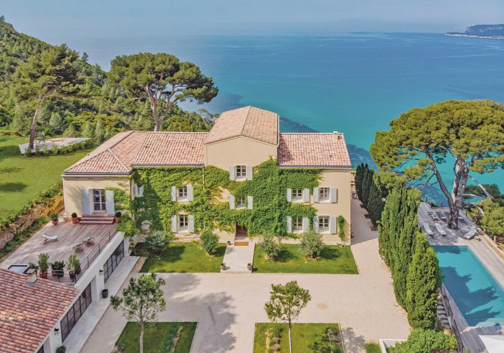 Haute Retreats